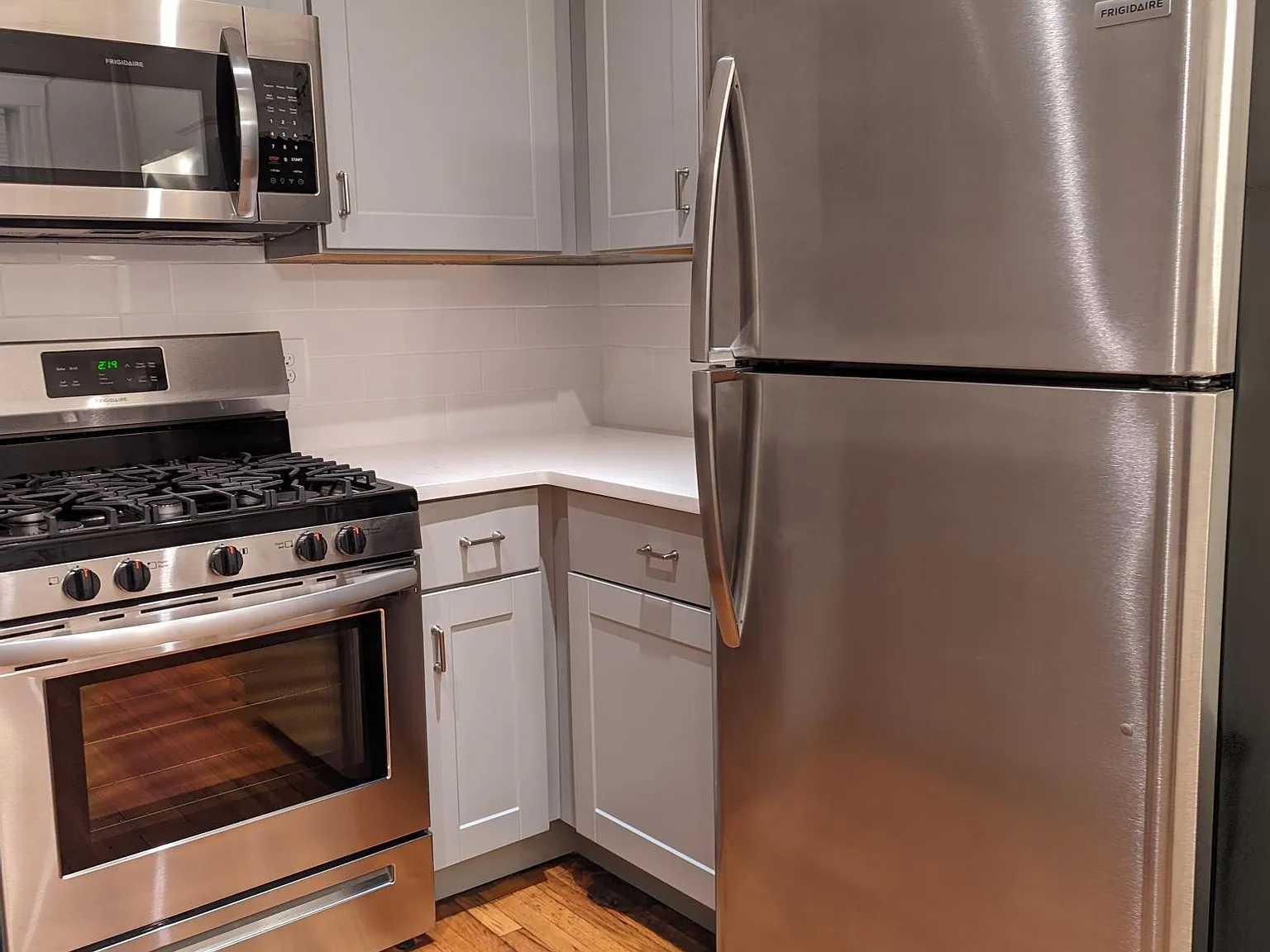 2 bed, 807 sqft, $2,500 — Photo 3