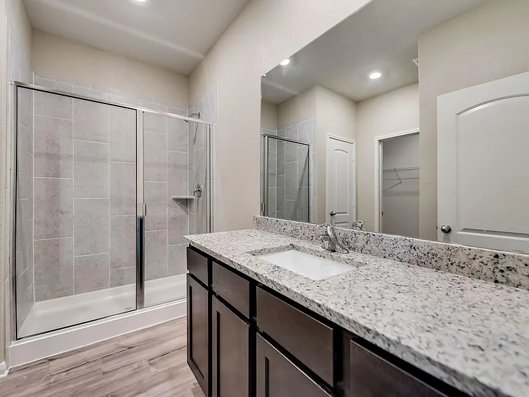 310 Foster Ln — Photo 1