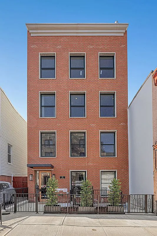 270 14th St Floor 3 photo 1