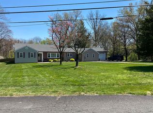 33 Apple Hill Rd, Furlong, PA 18925