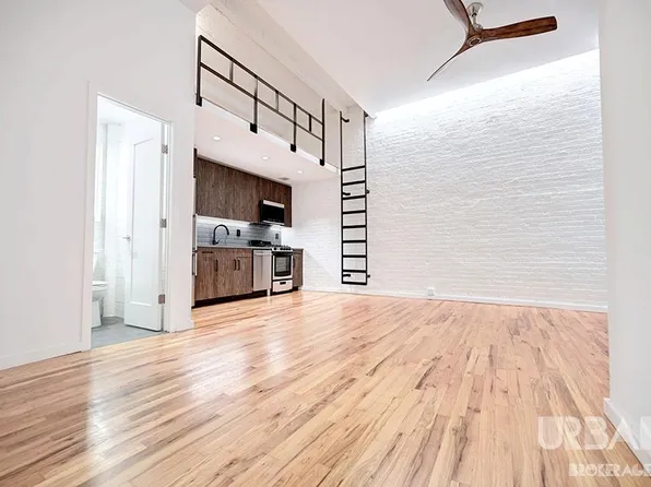 123 Bank Street image 3 of 7