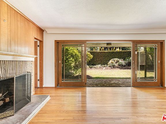 4th image of 1015 San Vicente Blvd
