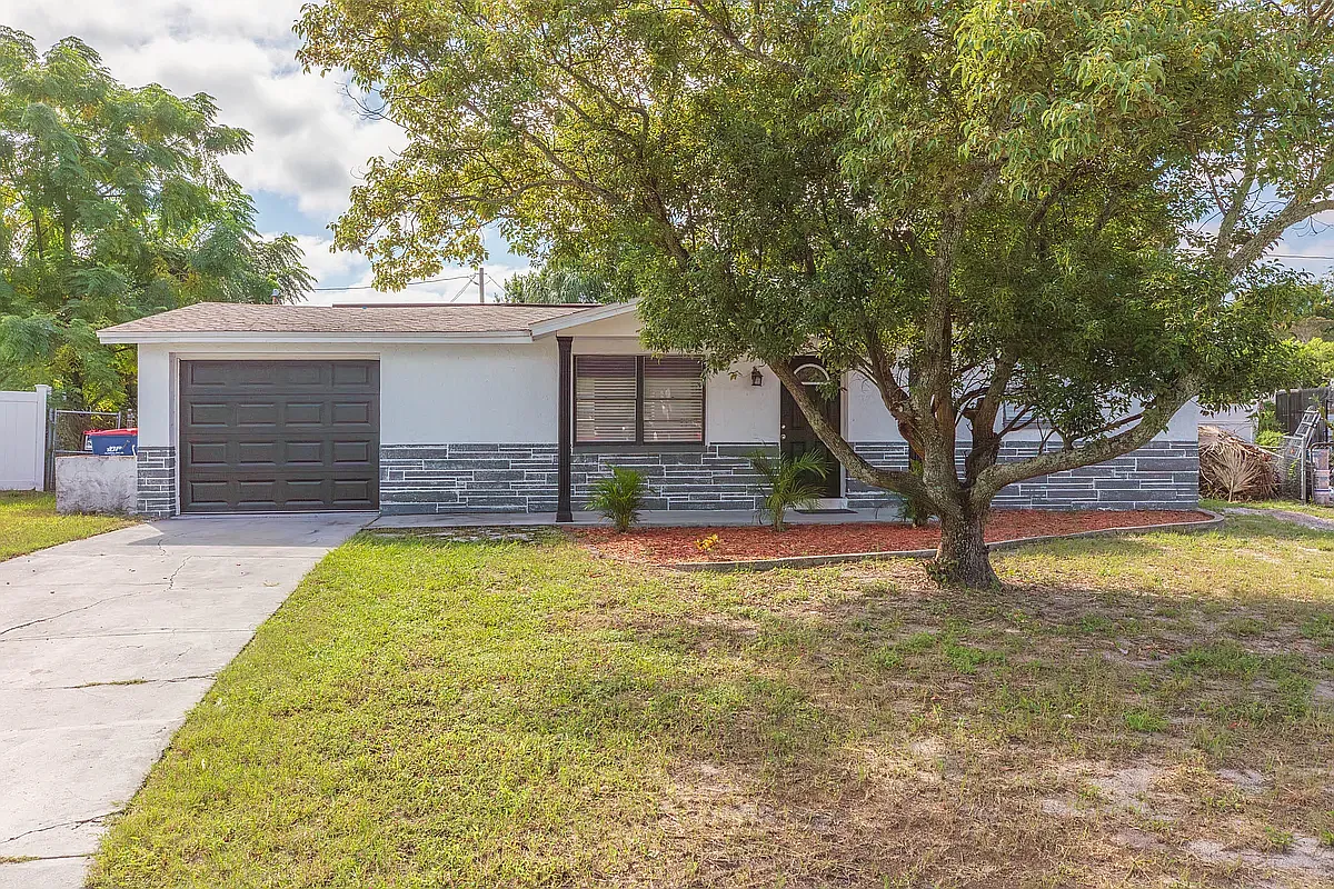 12806 Vassar Ct — Photo 2