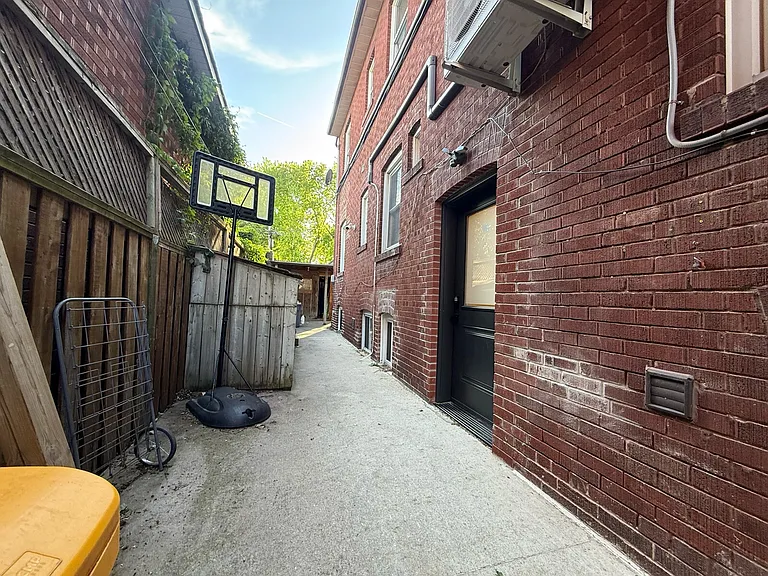 272 High Park Ave — Photo 13