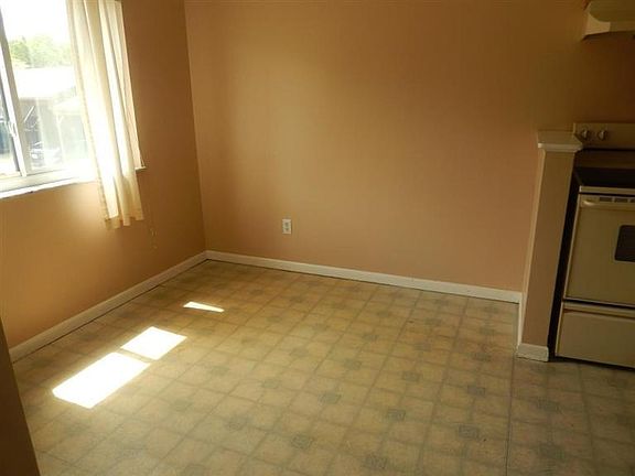 3rd image of 2060 Woodtrail Dr APT 20