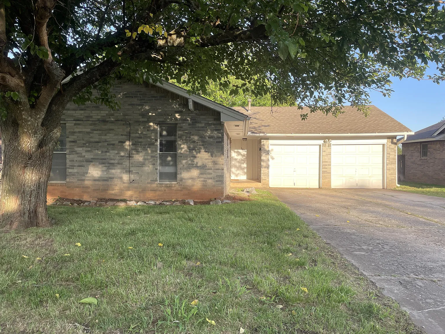 1420 Oakcrest Avenue - 1 — Photo 1