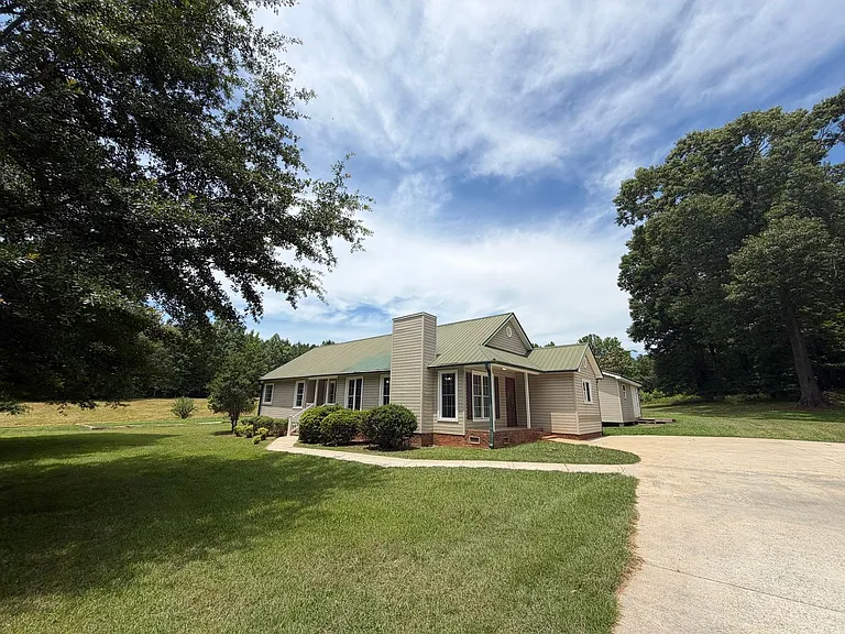 5126 Hickory Grove Rd — Photo 3