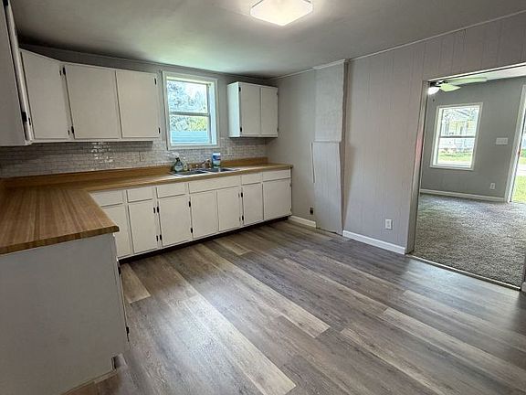 4th image of 112 Millar Ave