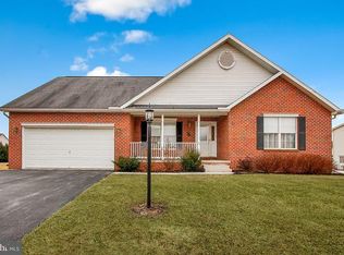 34 Hickory Ln, Littlestown, PA 17340