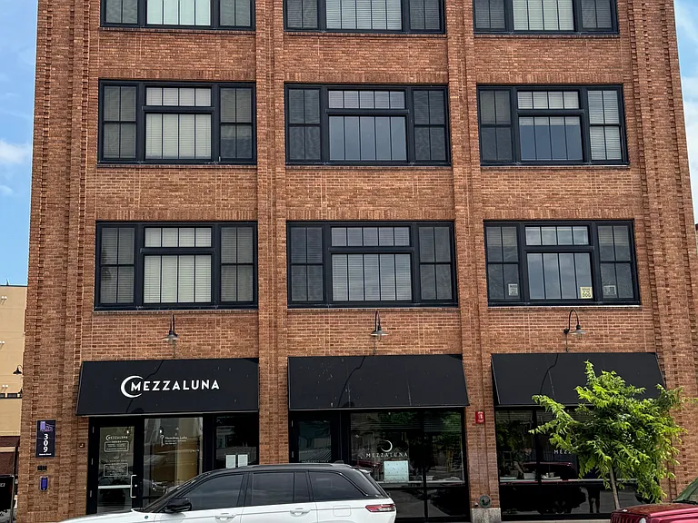 309 Roberts St N #203 — Photo 1