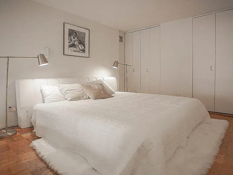 220 E 24th St #4G — Photo 7