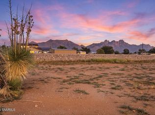 8940 Corona Rd, Las Cruces, NM 88012