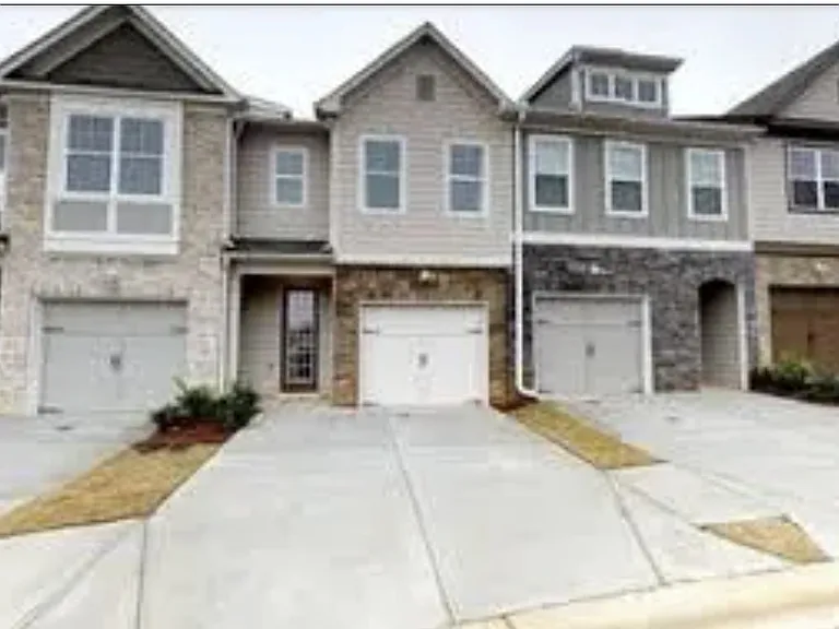 5010 Longview Walk — Photo 2