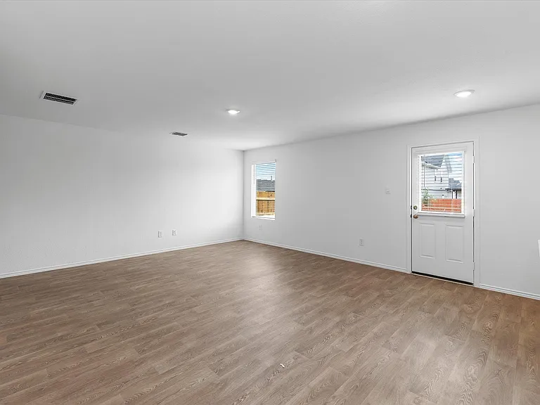 456 Sandringham Loop — Photo 26