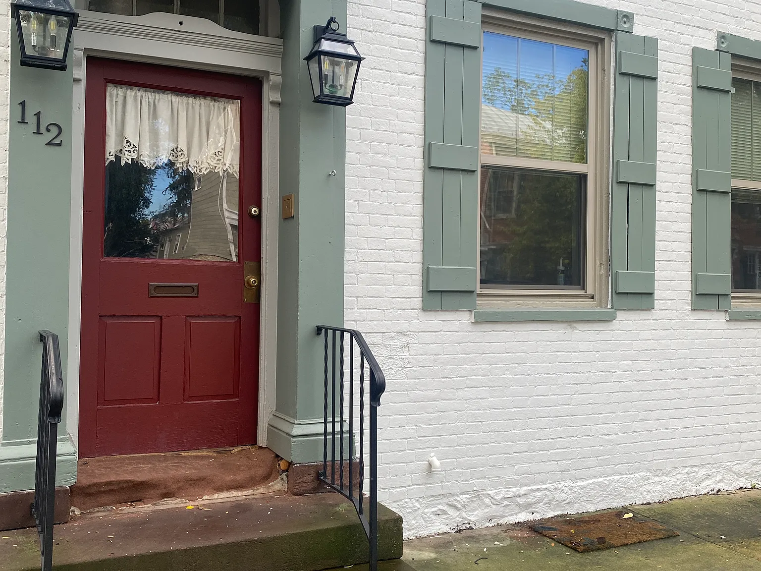 Studio, 425 sqft, $895 — Photo 1