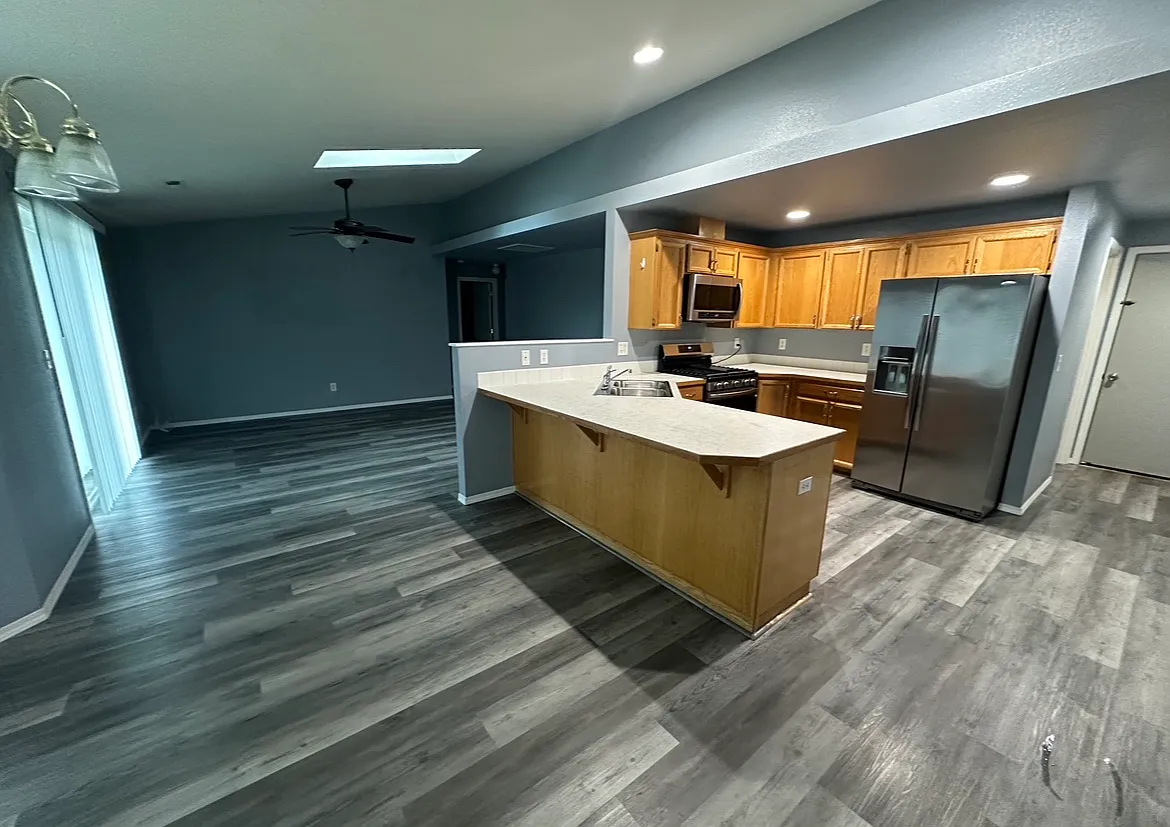 4502 Moline Ln — Photo 2