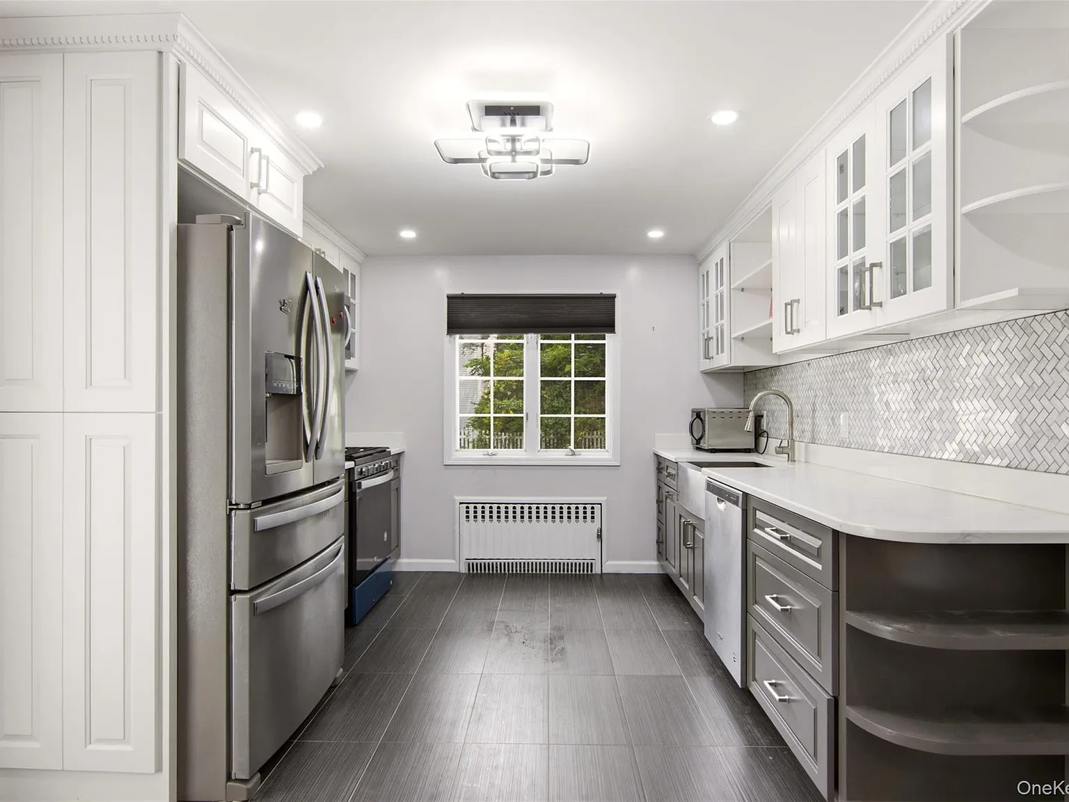 4 bed, 2.0 bath, 992 sqft, $6,000 — Photo 4