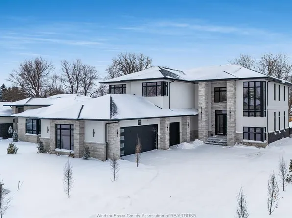 200 Grandview Ave, Kingsville, ON N9Y 0C7