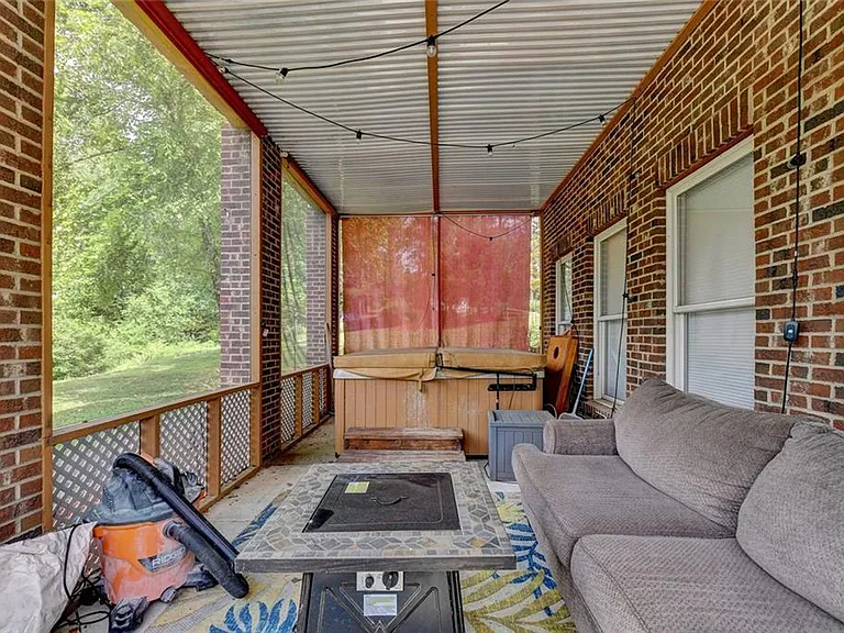 3392 State Route 53 — Photo 38