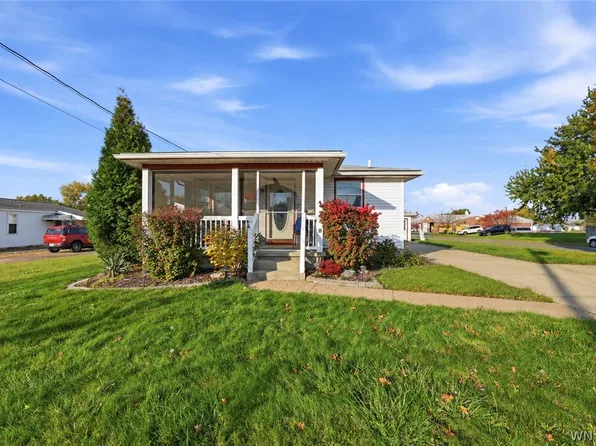 190 Dean Rd, Depew, NY 14043