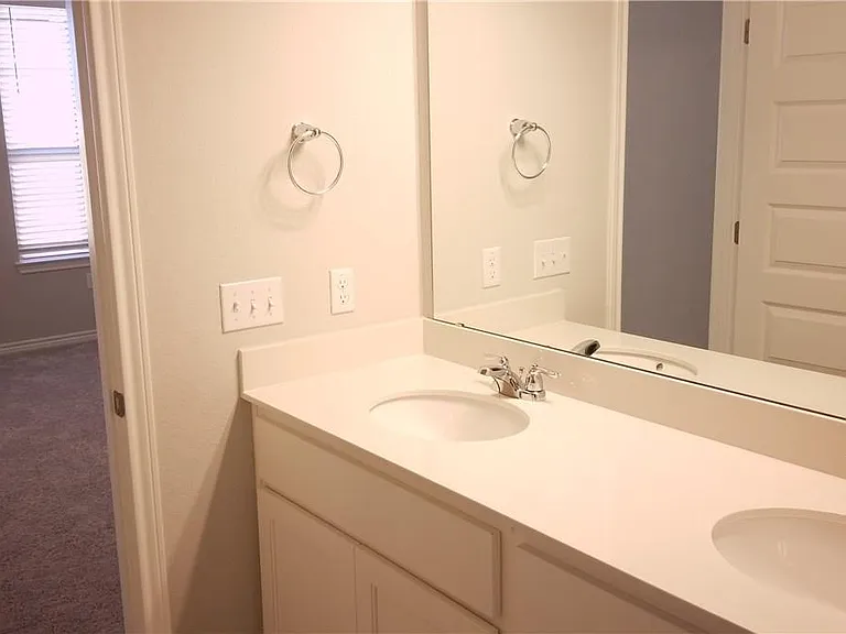 1320 Ambler Dr — Photo 9