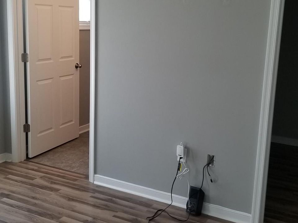 1st image of 1104 Salem Ave