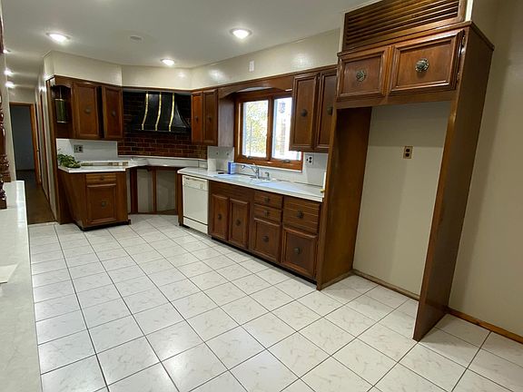 Kitchen, new stainless steel appliances to be installed, with eat-in kitchen