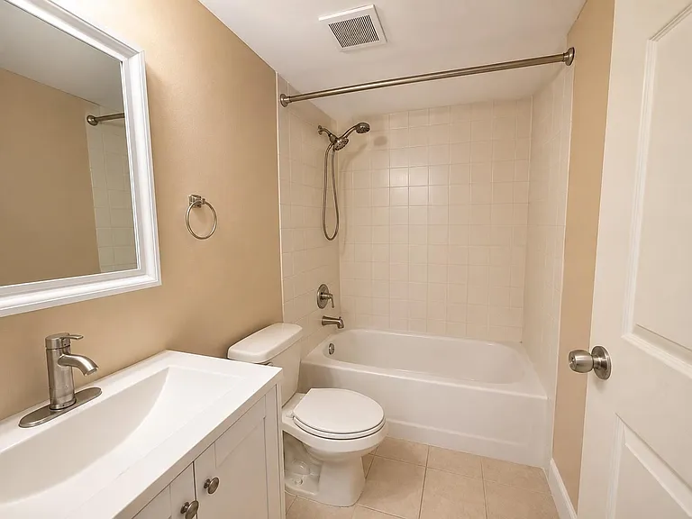 6043 10th Ave N #131 — Photo 8
