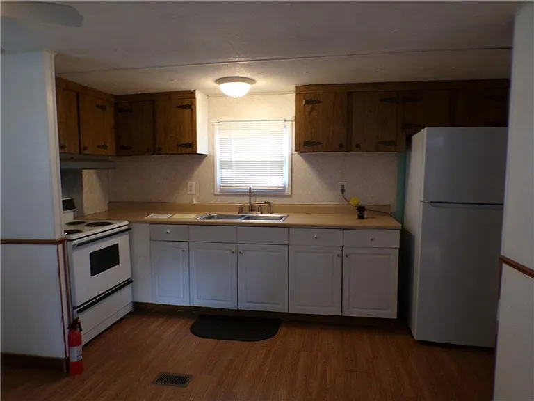 717 Washington St — Photo 4