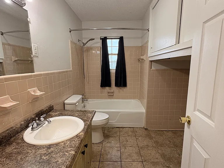 3123 Carlton Ave #1-3 — Photo 4