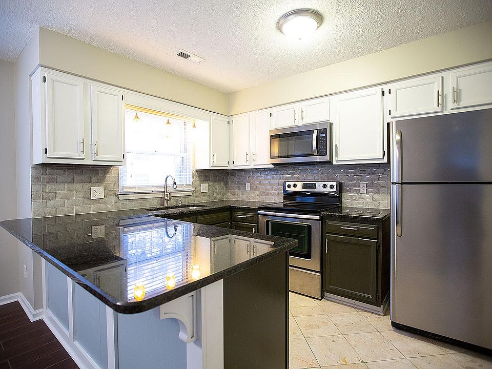 1st image of 108 C W Victoria Ct