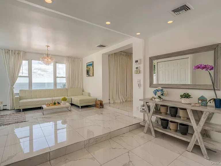 10 Beach Hill Dr — Photo 7