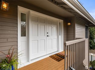 615 Elm Pl, Edmonds, WA 98020