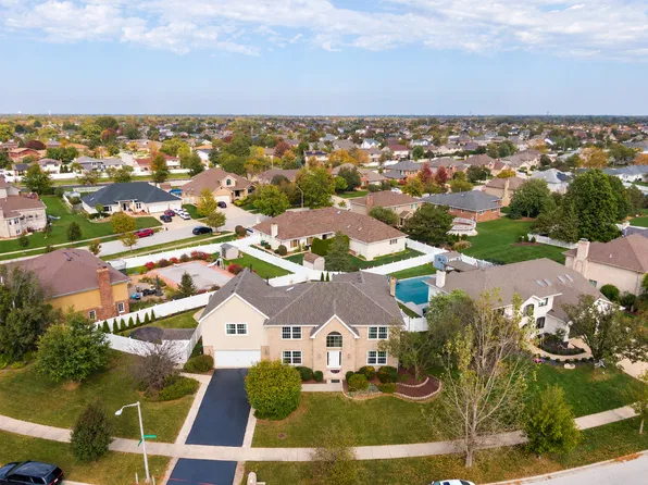 8930 Golden Pheasant Dr, Tinley Park, IL 60487
