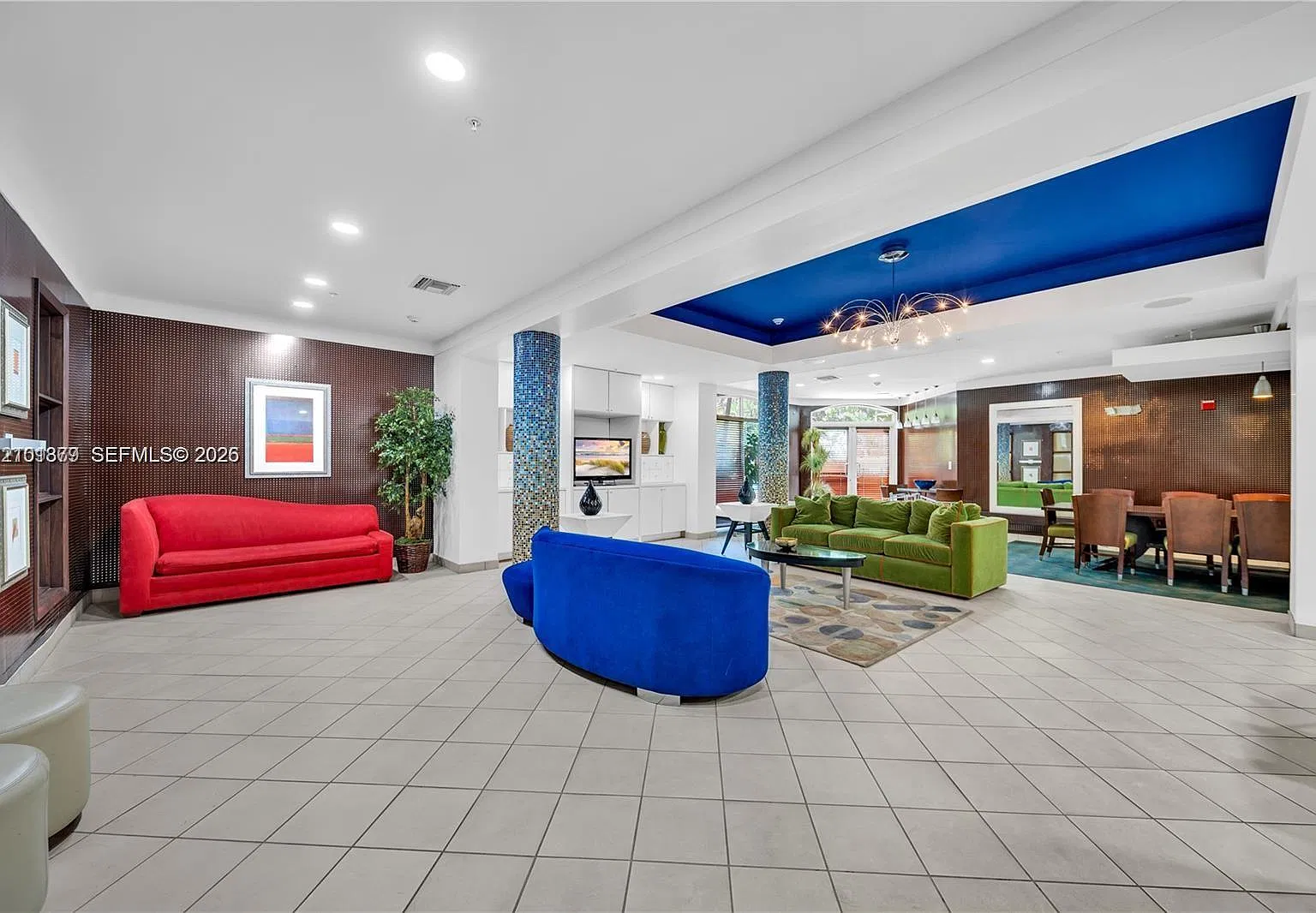 Valencia Condo — Photo 4