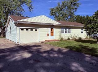 609 Summit Rd, Knob Noster, MO 65336