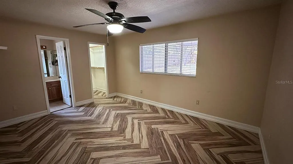 3 bed, 2.0 bath, 1343 sqft, $2,300 — Photo 4