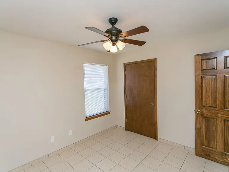 16131 Rolling Meadows Dr — Photo 17