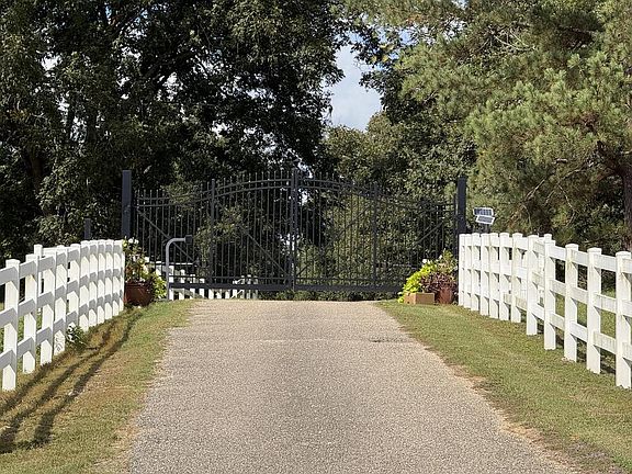 4th image of 638 County Road 3331