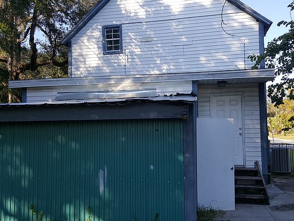 3rd image of 3113 E 9th Ave