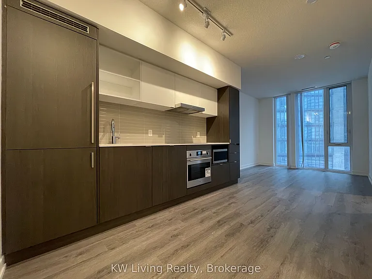 138 Downes St #918 — Photo 3