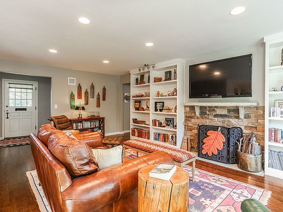 4th image of 6417 W 65th Ter