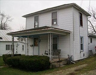 1st image of 216 E Caroline St