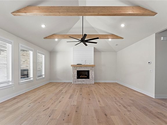 4th image of 1501 Josephine Dr