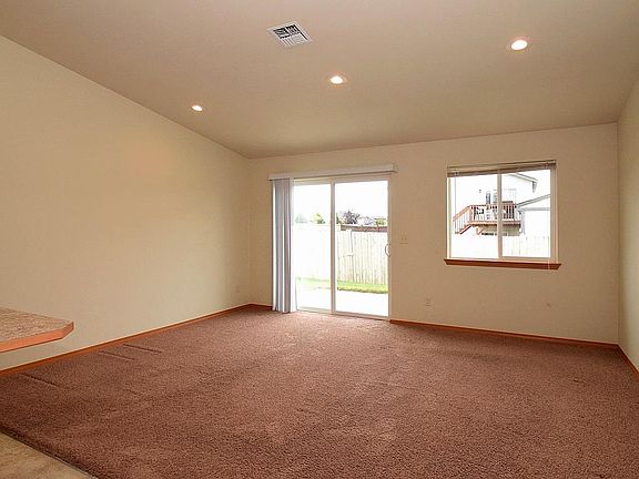 4th image of 736 E Carrie Dr