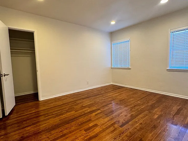 1418 S Genesee Ave — Photo 9