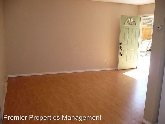 4th image of 4631 Mississippi St Unit 2