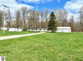 8815 S Young Rd, Falmouth, MI 49632