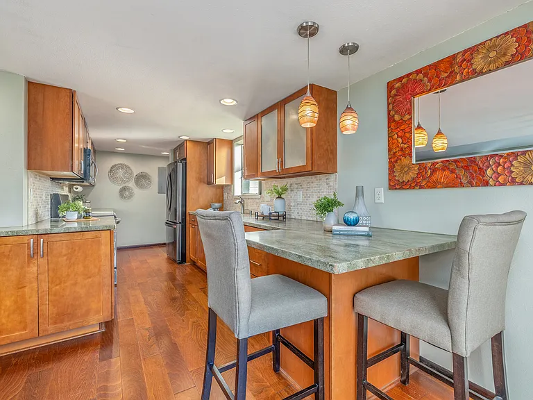 2228 E Roanoke Dr — Photo 14