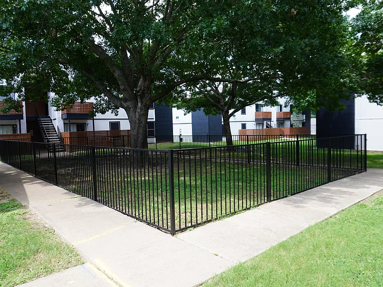 Kings Landing Apartments — Photo 10